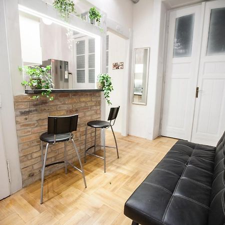 N40 By Small Home Boedapest Buitenkant foto